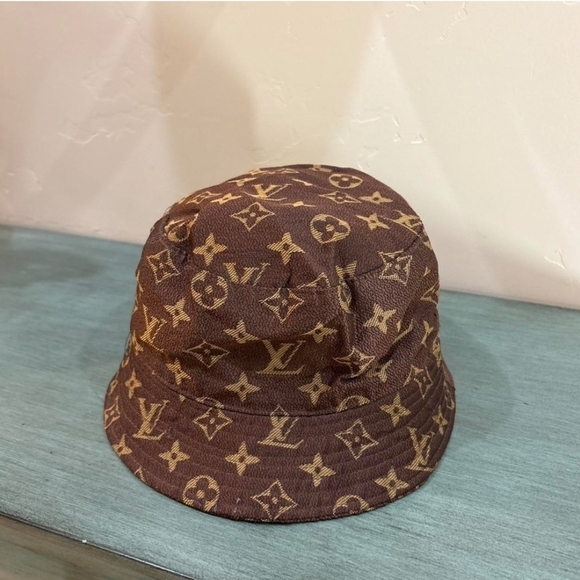 Louis Vuitton Kids Brown and Gold Hat - Picture 5 of 5